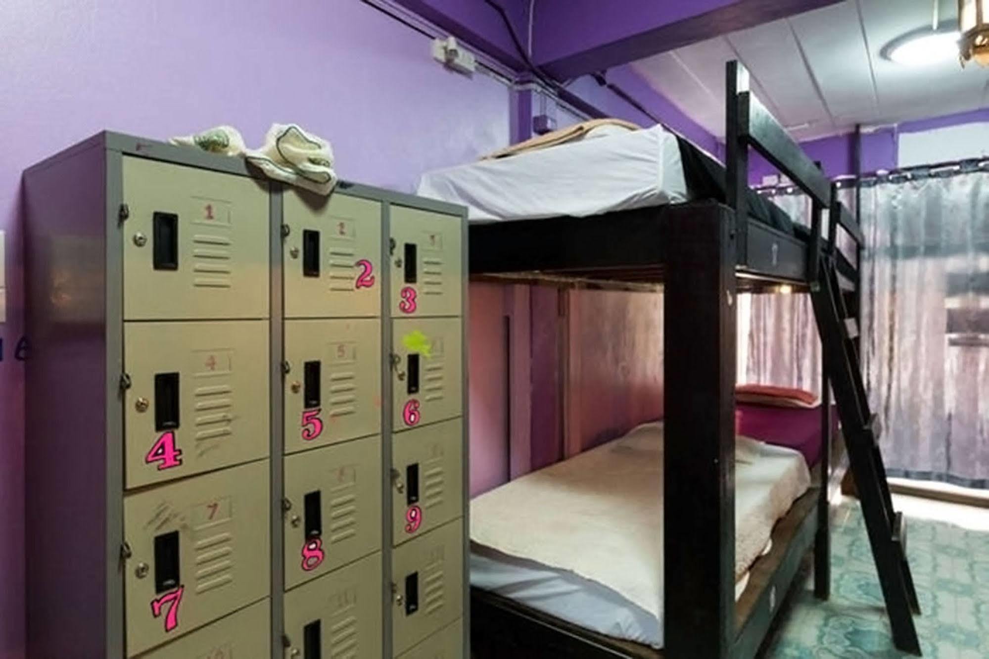 Wild & Wandering Backpacker Hostel & Bar Haad Rin Exterior photo